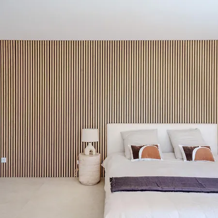Contemporary With Heated Pool Near Sea Villa *