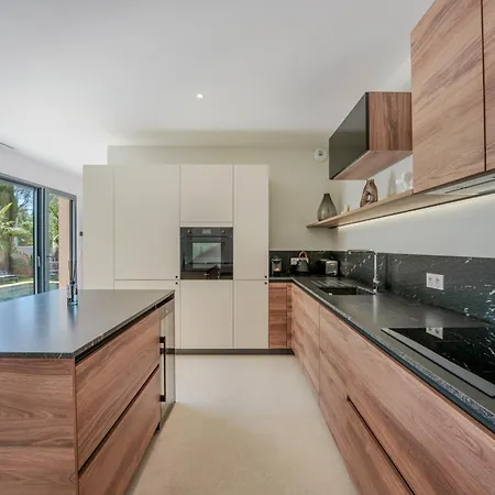 Contemporary With Heated Pool Near Sea Villa Saint-Raphael (Var)